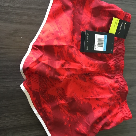 Girls Nike shorts Size M - Picture 9 of 9